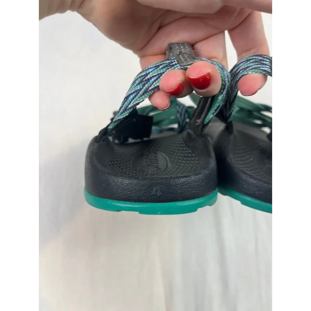 Chaco Z Cloud Kids Sandals Size 4 Black‎ Green Strappy Outdoor Water Shoes